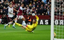 Manchester United thảm bại trước Aston Villa