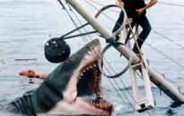 Đạo diễn Steven Spielberg ân hận về hậu quả của phim "Hàm cá mập"