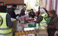 Lạm phát ở mức kỷ lục, nhiều gia đình Tây Ban Nha phải trông chờ "ngân hàng thực phẩm"