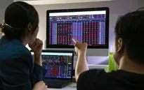 Chứng khoán rực lửa, VN-Index mất gần 15 điểm