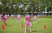 Dàn sao HAGL rạng rỡ trong trang phục tập luyện mới màu hồng