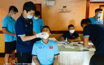 Bốn cầu thủ và một trợ lý HLV của U23 Việt Nam nghi nhiễm Covid-19