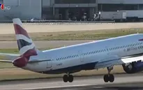 Máy bay của hãng British Airways hạ cánh giữa chừng vì gió lớn