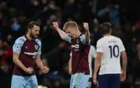 Tottenham thất bại trước Burnley trong trận đấu bù Ngoại hạng Anh