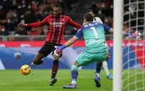 AC Milan và Inter cùng chia điểm trước những đối thủ yếu tại vòng 27 Serie A