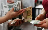 Đồng ruble mất giá kỷ lục, Nga nâng lãi suất lên 20%