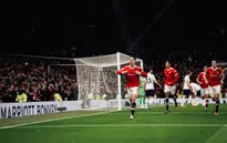 Man Utd 3-2 Tottenham: Ronaldo lập hat-trick, MU tạm chiếm vị trí thứ 4