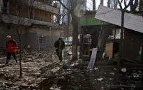 Thủ đô Kiev, Ukraine hứng chịu pháo kích