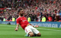 Tăng lương cho Fernandes, Manchester United quyết giữ ngôi sao