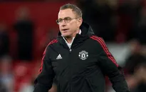 Ralf Rangnick là huấn luyện viên có kết quả tệ nhất trong lịch sử Ngoại Hạng Anh của MU sau khi để thua Everton
