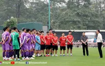 Quyền Chủ tịch VFF Trần Quốc Tuấn gặp gỡ và động viên ĐT U23 Việt Nam