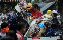 Thái Lan sẵn sàng ứng phó với số ca nhiễm mới COVID-19 tới 50.000 ca/ngày sau Tết Songkran