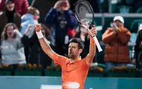 Novak Djokovic thắng trận đầu tiên sau 2 tháng