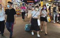Đài Loan (Trung Quốc) lần đầu tiên ghi nhận 10.000 ca COVID-19 mới/ngày