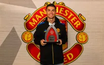 Ronaldo nhận giải xuất sắc nhất Man Utd tháng 3