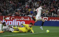 Sevilla thắng nghẹt thở Granada trong trận đấu có 6 bàn thắng