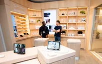 Trải nghiệm công nghệ tại cửa hàng metaverse của Meta