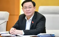 Chứng khoán quá bất thường, “sáng mưa, chiều nắng”