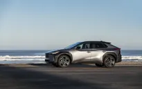 Toyota trình làng xe điện chạy pin đầu tiên