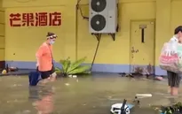 Trung Quốc nâng mức cảnh báo vàng về lũ lụt, phía bắc lạnh bất thường vào mùa hè
