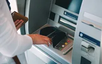 Rút tiền tại ATM bằng CCCD gắn chip: Làm sao để an toàn?