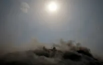 Sóng nhiệt quét qua Nam Á, nền nhiệt ở Pakistan tăng vọt lên 50°C