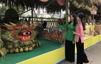 Nhộn nhịp mua sắm tại Tuần lễ trái cây "Trên bến dưới thuyền"