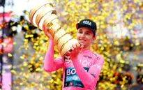 Jai Hindley trở thành cua-rơ Australia đầu tiên vô đich Giro D'Italia