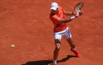 Thắng dễ Hubert Hurkacz, Novak Djokovic thẳng tiến vào bán kết Madrid mở rộng