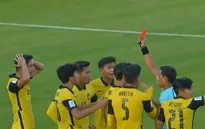 Vì sao cầu thủ U23 Malaysia phải nhận thẻ đỏ?