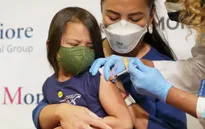 Hàng chục triệu trẻ em bỏ lỡ tiêm vaccine định kỳ do đại dịch