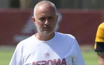 Mourinho khoe hình xăm đặc biệt
