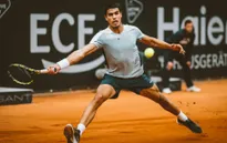 Carlos Alcaraz vào chung kết Hamburg mở rộng