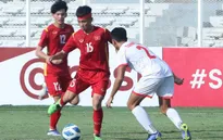 Tiền đạo U19 Việt Nam gặp chấn thương ở vùng đầu trong trận gặp U19 Philippines