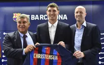 Barcelona ra mắt tân binh Andreas Christensen