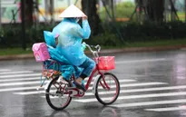 Hà Nội mưa rét trong Ngày Phụ nữ Việt Nam 20/10