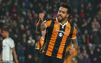 Manchester United chiêu mộ Huddlestone làm HLV kiêm... cầu thủ