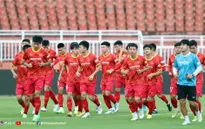 ĐT Việt Nam hứng khởi bước vào buổi tập đầu tiên tại TP.HCM
