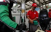 Tài xế xe công nghệ Indonesia “vật lộn” với giá nhiên liệu cao