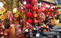 Đồ trang trí Tết hình mèo “lên ngôi”