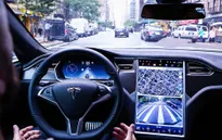 Điều tra tính năng tự lái của xe điện Tesla