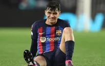 Barcelona trả giá đắt sau trận hòa Manchester United