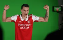 Vừa tới Arsenal, tân binh Jakub Kiwior đã lập 3 kỷ lục về thể chất