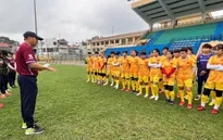 ĐT nữ Việt Nam hứng khởi trong ngày đầu tập luyện tại Quảng Ninh
