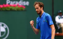 Daniil Medvedev nhọc nhằn vào tứ kết Indian Wells