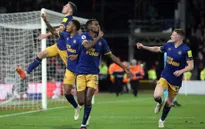 Ngược dòng cảm xúc, Newcastle áp sát top 4 Ngoại hạng Anh