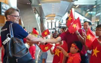 Thầy trò HLV Philippe Troussier được đón tiếp chu đáo tại Doha