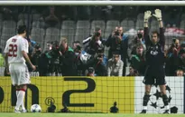 Thủ môn không được làm phân tâm đối thủ khi đá penalty