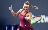 Petra Kvitova đánh bại Donna Vekic tại vòng 3 Miami mở rộng
