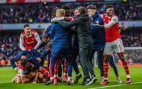 Vòng 26 Ngoại hạng Anh: Arsenal ngược dòng nghẹt thở, Man City thắng dễ